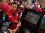 menpora-imam-nahrawi-mendengar-penjelasan-tentang-penggunaan-video-assistant-referee.jpg