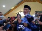 menpora-zainudin-amali-saat-diwawancarai-setelah-melantik-chandra-bhakti.jpg