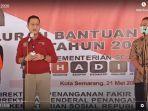 mensos-juliari-batubara-pantau-pendistribusian-bansos.jpg