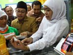 mensos-khofifah-resmikan-e-warung-kube-di-malang_20160628_133034.jpg