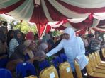 mensos-khofifah-sambangi-korban-banjir-beltim_20170720_143537.jpg