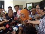 mensos-khofifah-usai-menjenguk-zanette-di-rs-kartika-pulomas-sabtu-31122016_20161231_175726.jpg