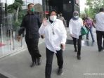 mensos-risma-antar-15-pemulung-bekerja-di-pt-waskita-karya_20210124_095942.jpg