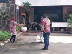mensos-risma-ke-rumah-tjahjo.jpg