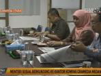 mensos-sosialisasikan-program-warung-elektronik_20161015_143156.jpg