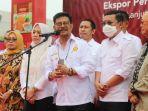 mentan-syl-lepas-ekspor-unggas-ke-singapura.jpg