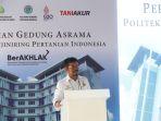 mentan-syl-menghadiri-peresmian-asrama-politeknik-pepi.jpg