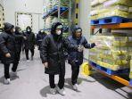 mentan-syl-saat-meninjau-cold-storage-daging-pt-indoguna.jpg