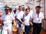 menteri-bumn-rini-soemarno-direktur-utama-pt-pelni-elfien-goentoro_20151120_124703.jpg