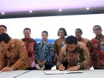 menteri-bumn-saksikan-penandatanganan-mou-pt-len-dan-pindad_20151011_003730.jpg