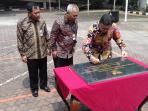 menteri-dalam-negeri-tjahjo-kumolo-meresmikan-kantor-badan-nasional-pengelola-perbatasan_20160519_144007.jpg