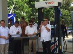 menteri-energi-dan-sumber-daya-mineral-ignasius-jonan-saat-meresmikan-spbu-vivo_20171026_142730.jpg