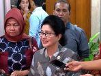 menteri-kesehatan-nila-moeloek3.jpg