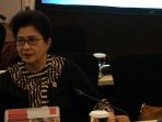 menteri-kesehatan-ri-nila-moeloek-usai-rakor-konpers_20160607_154504.jpg