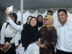 menteri-ketenagakerjaan-ida-fauziyah-membuka-dan-meninjau-lang.jpg
