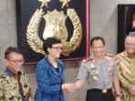 menteri-keuangan-sri-mulyani-indrawati-kiri-dan-kapolri-jenderal-polisi-tito-karnavian_20160729_194307.jpg