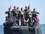 menteri-koordinator-bidang-politik-hukum-dan-keamanan-mahfud-md-marinir.jpg