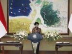 menteri-luar-negeri-retno-marsudi-dalam-acara-serah-terima-etty-toyyib.jpg