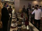 menteri-pariwisata-wishnutama-cek-protokol-kesehatan-di-hotel_20200708_182958.jpg