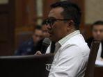 menteri-pemuda-dan-olahraga-imam-nahrawi-ketika-mau-menjadi-saksi.jpg