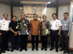 menteri-perhubungan-dan-bupati-banyuwangi_20160827_123144.jpg