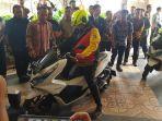menteri-perindustrian-airlangga-hartarto-menjajal-motor-listrik.jpg