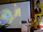 menteri-perindustrian-hadiri-diskusi-panel-lmk_20180223_122822.jpg