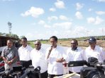 menteri-pertanian-amran-sulaiman-dampingi-presiden-jokowi-di-mer_20150519_105849.jpg