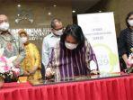menteri-pppa-bintang-puspayoga-tandatangani-prasasti.jpg