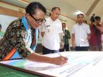 menteri-pppa-yohana-yembise-di-ambon-maluku_20170524_200732.jpg