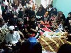menteri-siti-nurbaya-melayat-korban-kecelakaan-speedboat.jpg