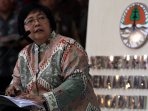 menteri-siti-nurbaya-umumkan-perusahaan-pembakar-hutan_20150918_215006.jpg