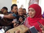 menteri-sosial-khofifah-indar-parawansa-memberikan-keterangan-k_20170716_122215.jpg