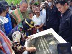 menteri-sosial-tri-rismaharini-di-desa-humusu-wini.jpg