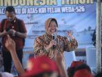 menteri-sosial-tri-rismaharini-di-pulau-kei-besar.jpg