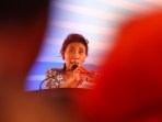 menteri-susi-gelontorkan-bantuan-523-m-ke-nelayan-sendang-biru_20151113_191157.jpg