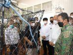 menteri-trenggono-saat-mengunjungi-balai-besar-penangkapan-ikan.jpg