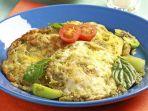menu-sahur-praktis-dan-hemat-seperti-telur-ceplok-masak-sambal-hijau-ini-bikin-makan-lebih-seru.jpg