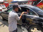 menuju-gbk-jokowi-terjebak-macet-di-kawasan-tebet.jpg