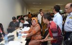 menunggu-kepastian-nasib-penumpang-airasia-qz-8501_20141228_200517.jpg