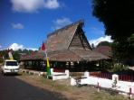menyaksikan-kemegahan-rumah-adat-maluku-utara-sasadu_20161019_184314.jpg