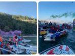 menyalakan-flare-di-atas-speedboat-di-telaga-sarangan.jpg