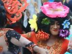 meriahnya-karnaval-jogja-fashion-week-2015_20150831_230228.jpg