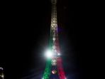 meski-kalah-bendera-italia-tetap-hiasi-menara-eiffel_20160703_183507.jpg