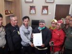 meskipun-sudah-diberikan-akses-jalan-oleh-tetangganya-itu-eko-mengaku-tetap_20180920_160336.jpg
