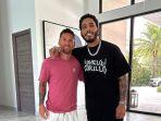 messi-berpose-bersama-tukang-cukur-di-miami-luis-rivera.jpg