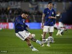 messi-latiha-tendangan-bebas-jelang-lawan-ekuador.jpg