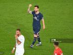 messi-mencetak-gol-perdana-bagi-psg.jpg
