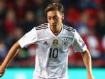 mesut-oezil-gagah_20170905_182852.jpg