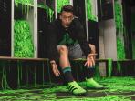 mesut-oezil-tali-sepatu_20160120_104501.jpg